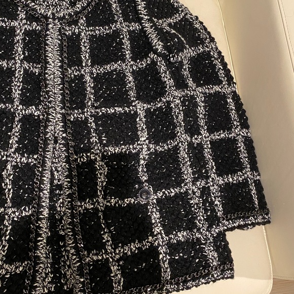 CHANEL Evening Jacket With Leather Cable Accents - Picture 5 of 15